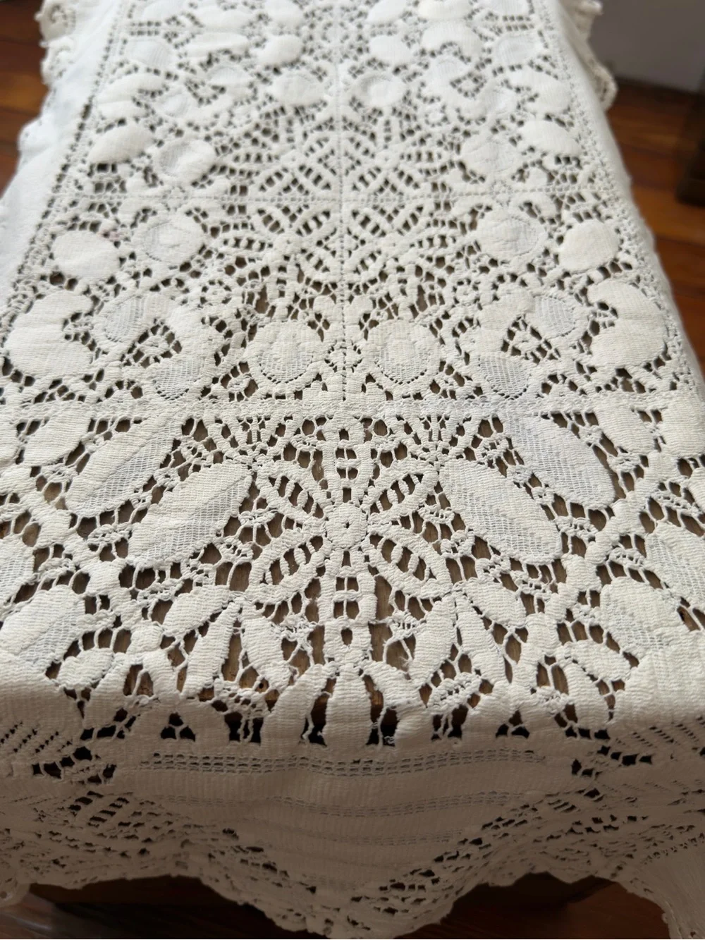 Antique Battenberg lace table runner 15x43”